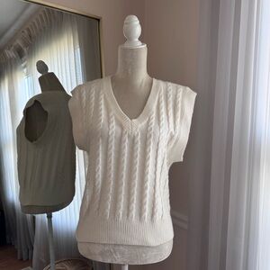 Cupcakes and Cashmere Ivory Cable Knit Sweater Vest Size XS